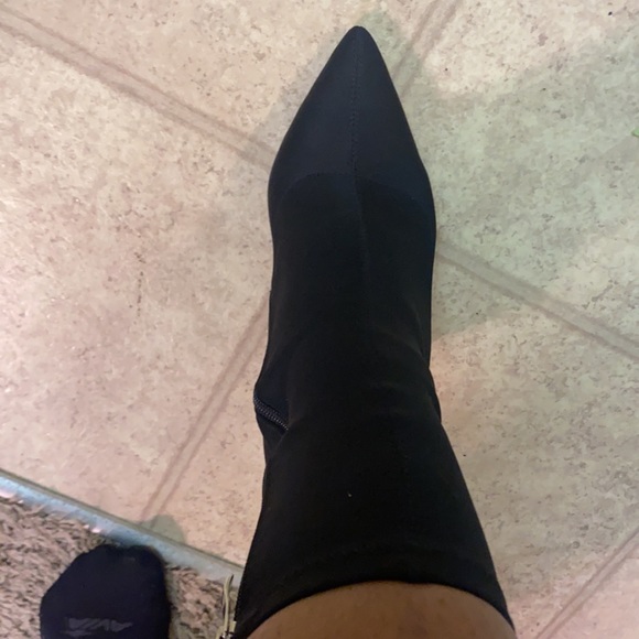 Black bootie glass heel. - Picture 5 of 7